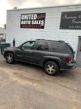 2004 Chevy Trailblazer 4X4 - cars & trucks - by dealer - vehicle... for sale in Springfield, MA