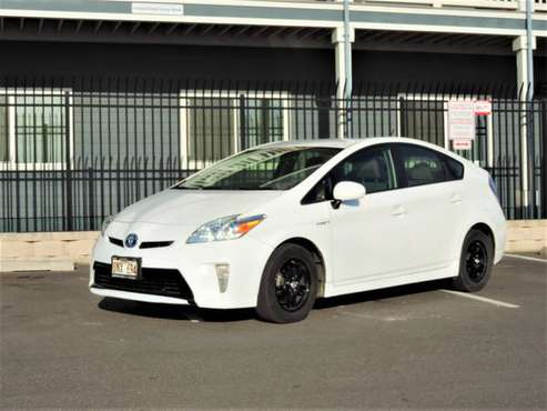 2015 Toyota Prius ~ Gas Saver ~ Clean Title! Great Condition - cars... for sale in Honolulu, HI