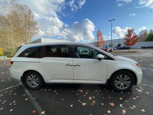 HONDA ODYSSEY 2015 8 SEATS - cars & trucks - by owner - vehicle... for sale in Vancouver, OR