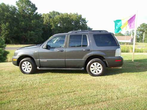 2007 Mercury Mountaineer 3rd Row, Leather, Moonroof for sale in Raymond, MS