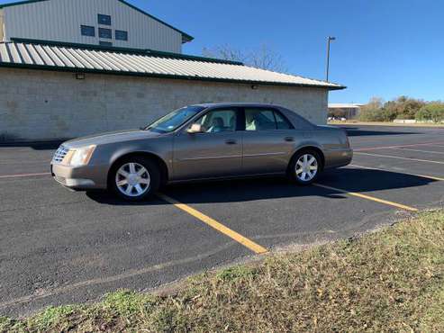 2006 Cadillac DTS Luxury II - cars & trucks - by owner - vehicle... for sale in New Braunfels, TX