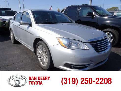 2011 Chrysler 200 Limited Bright Silver Metallic Clearcoat - cars & for sale in Cedar Falls, IA