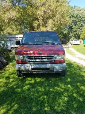 Ford Handicap van with lift for sale in Manchester, MI