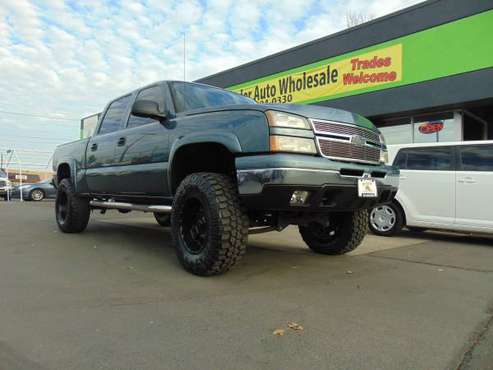 2006 CHEV 1500 CREW 4X4 - cars & trucks - by dealer - vehicle... for sale in Medford, OR