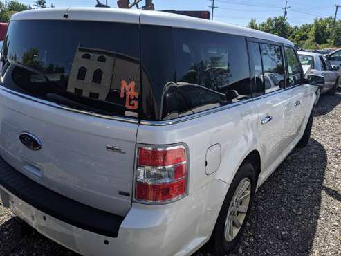 Ford Flex 3rd row runs needs tlc limited for sale in New Baltimore, MI