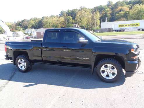 2017 CHEVY SILVERADO 1500 LT Z71 4X4 DOUBLE CAB 4X4 FINANCING AVAIL... for sale in reading, PA