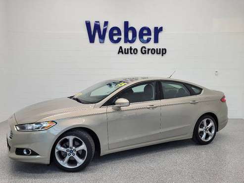 2015 Ford Fusion SE - 20k miles - Well Maintained! Back up Camera! for sale in Silvis, IA