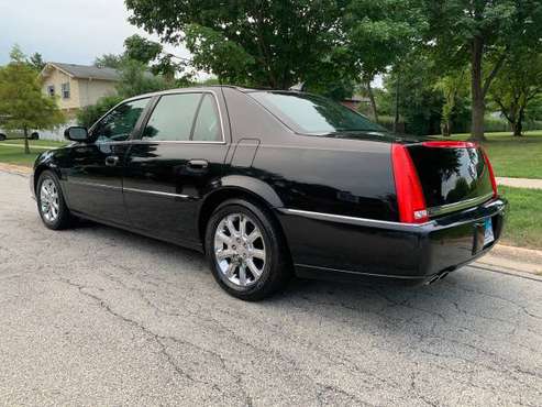 2011 CADILLAC DTS - cars & trucks - by owner - vehicle automotive sale for sale in Schaumburg, IL