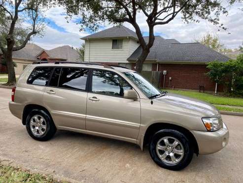 2006 Toyota Highlander (Great Condition) - cars & trucks - by owner... for sale in Sugar Land, TX