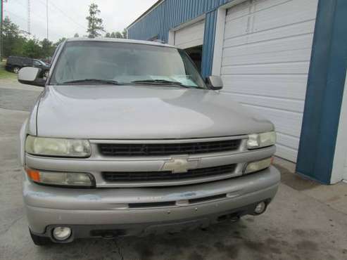 2005 Chevy Suburban Z71 4X4 - cars & trucks - by dealer - vehicle... for sale in Columbia, SC