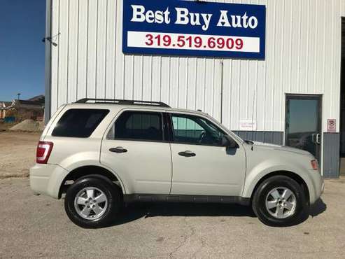 2009 Ford Escape XLT FWD V6 - cars & trucks - by dealer - vehicle... for sale in Iowa City, IA