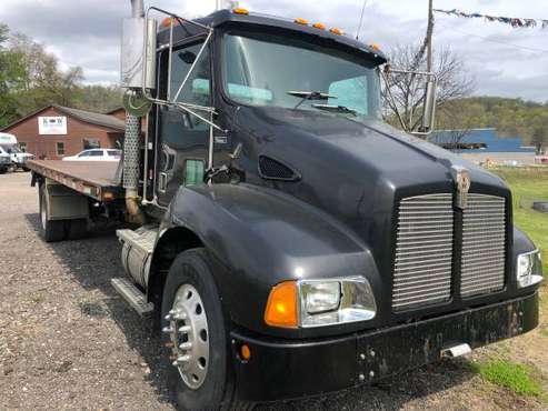 2000 KENWORTH T300 ROLLBACK - - by dealer - vehicle for sale in Waynesburg, PA
