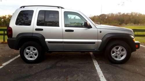 2007 Jeep Liberty 4X4 - cars & trucks - by owner - vehicle... for sale in Dade City, FL