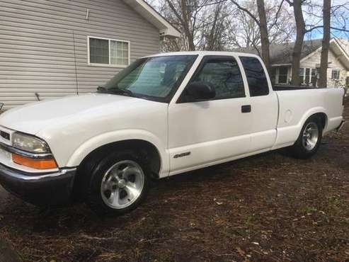 2002 Chevy S10 Extended cab 82k Miles! - cars & trucks - by owner -... for sale in Hot Springs National Park, AR