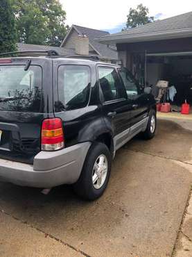 FORD ESCAPE 2002 4 WD for sale in Linden, MI