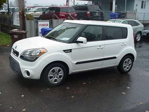 2013 Kia Soul Base 4dr Crossover nice - cars & trucks - by dealer -... for sale in Gladstone, OR
