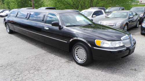 2000 Lincoln Town Car Executive Executive 4dr Sedan w/Limousine for sale in Upper Marlboro, District Of Columbia