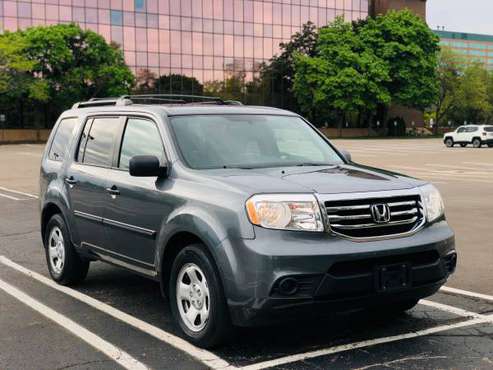 2013 Honda Pilot LX 4WD ^THIRD ROW^ 73,556 Miles Only!! Clear title!! for sale in Southfield, MI
