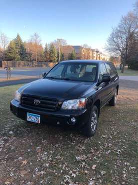 2004 Toyota Highlander 4WD - cars & trucks - by owner - vehicle... for sale in Maplewood, MN