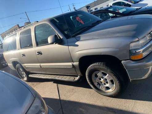 2003 chevy suburban - cars & trucks - by dealer - vehicle automotive... for sale in Cheyenne, WY