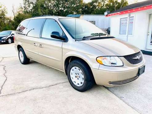1 OWNER/Chrysler Minivan. AMAZING IN/OUT - cars & trucks - by dealer... for sale in League City, TX