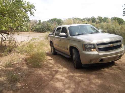 Chevy Avalanche "07" LT-4X4 for sale in Polvadera, NM