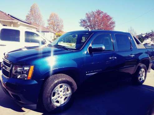 2007. Chevy Avalanche - cars & trucks - by owner - vehicle... for sale in Lakewood, CA