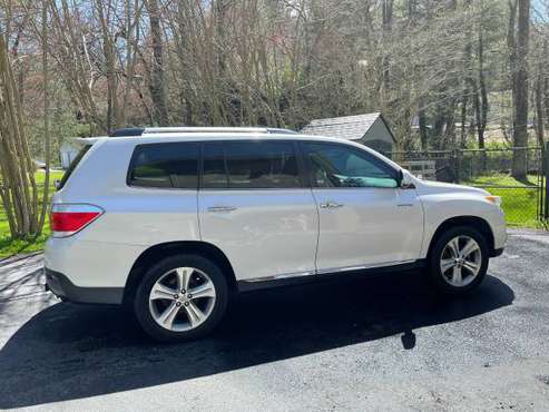 2012 Toyota Highlander 4WD Limited - Loaded, 160200 Miles - cars & for sale in Hendersonville, NC