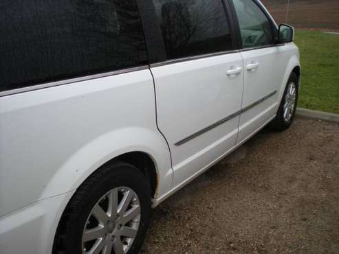 2014 CHRYSLER TOWN & COUNTRY - - by dealer - vehicle for sale in Kimball, MN