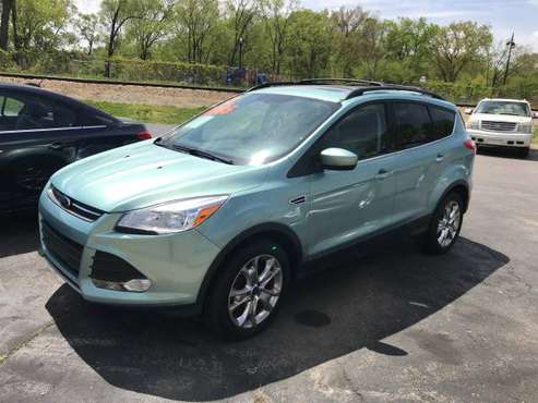 2013 Ford Escape sharp - - by dealer - vehicle for sale in Beloit, IL