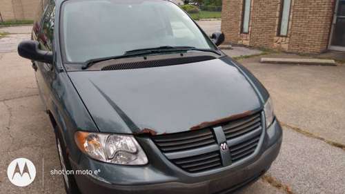 2005 Chrysler Town and Country - cars & trucks - by owner - vehicle... for sale in Akron, OH