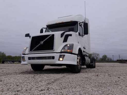 2012 10s 500hp LEASE to BUY IN HOUSE FINANCE WARRANTY VOLVO SEMI... for sale in Chicago, NY