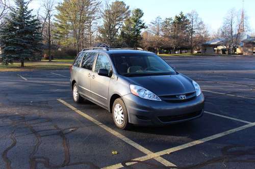 2009 Toyota Sienna LE - cars & trucks - by owner - vehicle... for sale in Holland , MI