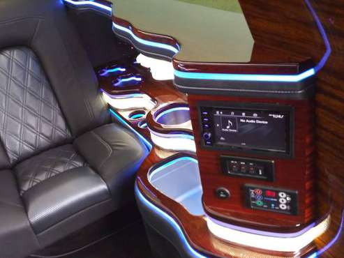 2020 LINCOLN CONTINENTAL LIMOUSINE 70-INCH 641 - - by for sale in Mccutcheon Field, NC