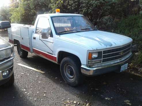 NEW PRICE 1989 CHEVY C2500 UTILITY TRUCK 89K W/POWER TAILGATE - cars... for sale in Ashland, OR