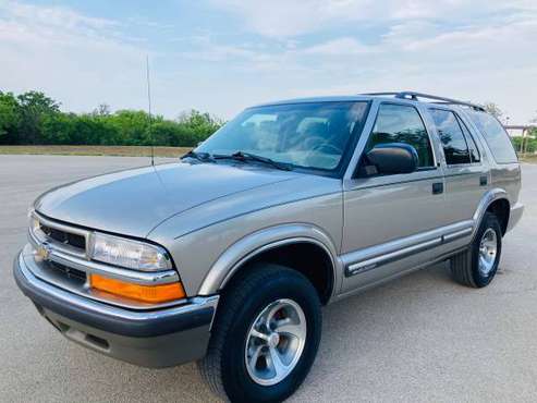 2001 Chevy Blazer LOW MILES ONLY 32KMILES VERY CLEAN - cars & for sale in San Antonio, TX
