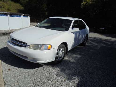 1999 nissan altima.. runs great.. for sale in Old Hickory, TN