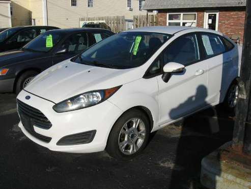 2014 Ford Fiesta SE Sedan, White, Loaded, Like New - cars & trucks -... for sale in Warren, RI