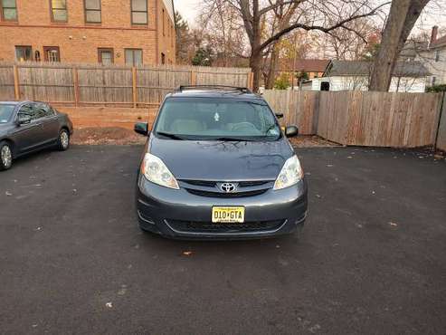 06 Toyota sienna le one owner - cars & trucks - by owner - vehicle... for sale in Piscataway, NJ