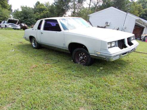 1984 OLDSMOBILE CUTLASS SUPREME --ROLLER for sale in gray tn. 37615,, TN