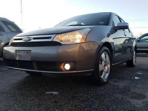 2010 Ford focus, Excellent condition and reliable car - cars & for sale in Richmond , VA