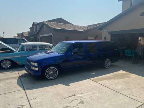 Chevy suburban - cars & trucks - by owner - vehicle automotive sale for sale in Sanger, CA