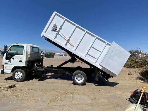 2001 Isuzu npr dump truck for sale in North Las Vegas, NV