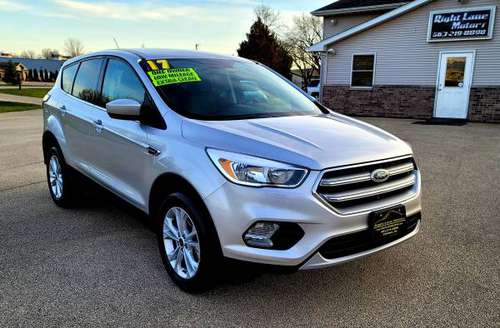 2017 Ford Escape SE FWD with only 26k miles - cars & trucks - by... for sale in Clinton, IA