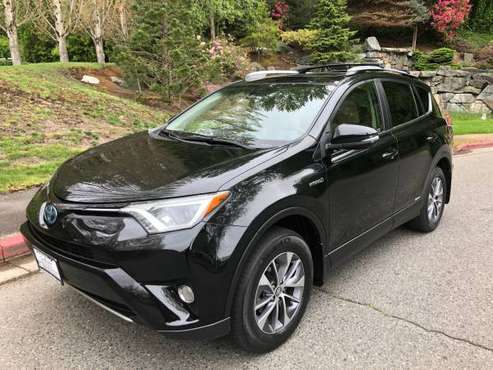 2017 Toyota Rav4 Hybrid XLE 4WD - Clean title, 1owner, Gas Saver for sale in Kirkland, WA