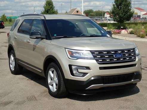 2017 Ford Explorer SUV XLT (White Gold Metallic) GUARANTEED APPROVAL for sale in Sterling Heights, MI
