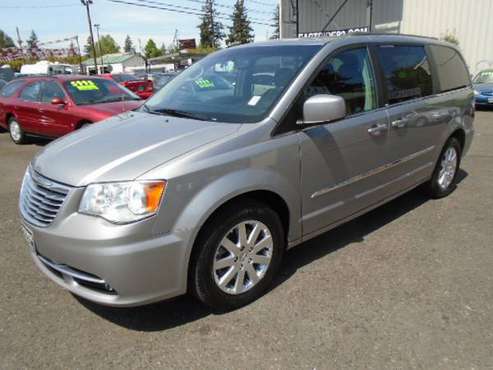 2013 Chrysler Town & Country Touring Minivan 4Dr DVD SYSTEM for sale in Portland, OR