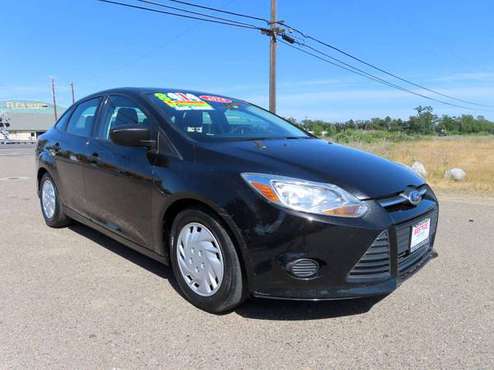 2014 FORD FOCUS S 4 DOOR GAS SAVER LOW 110, 000 MILES - cars & for sale in Anderson, CA