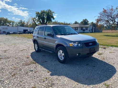 2007 Ford Escape - cars & trucks - by dealer - vehicle automotive sale for sale in Winfield, MO