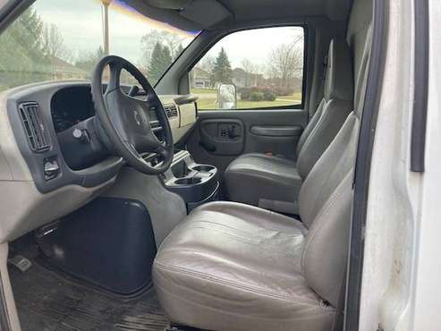 2000 Chevrolet Express Cutaway for sale in Gilberts, IL